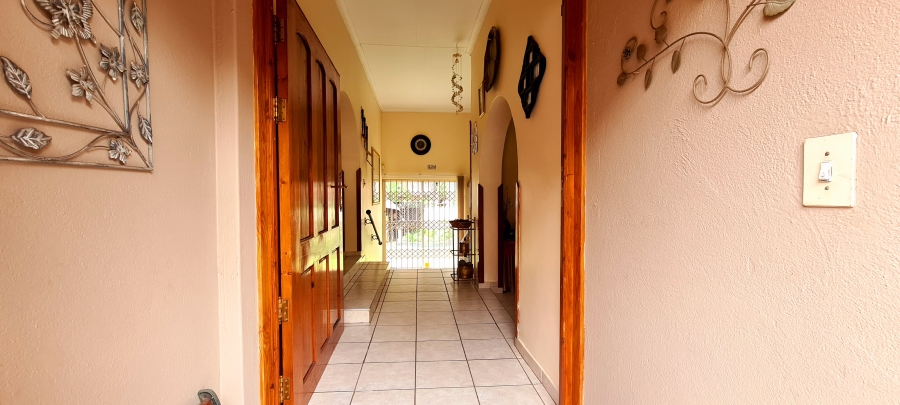3 Bedroom Property for Sale in Safari Gardens North West
